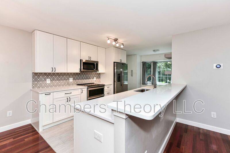 House for rent at 12231 Westwood Hills Dr, Herndon, VA 20171