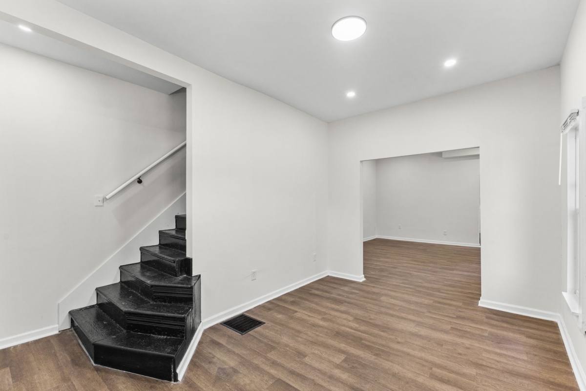 Apartment for rent at 1339-1341 Mooberry St, Columbus, OH 43205