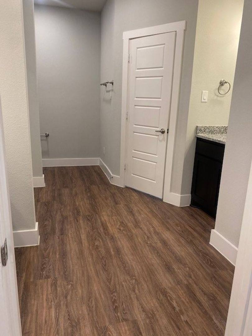 Townhouse for rent at 375 Hampton Place, Burleson, TX 76028