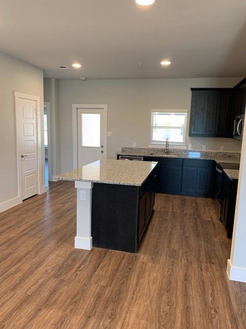 Townhouse for rent at 375 Hampton Place, Burleson, TX 76028