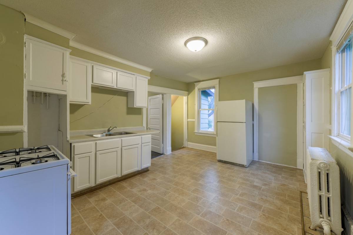 Apartment for rent at 2208-2210 Glenwood Ave, Minneapolis, MN 55405