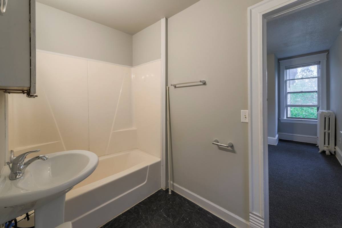 Apartment for rent at 2208-2210 Glenwood Ave, Minneapolis, MN 55405