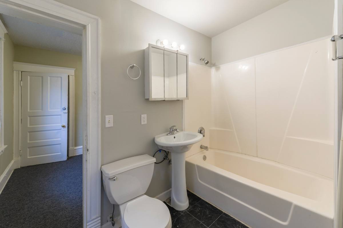 Apartment for rent at 2208-2210 Glenwood Ave, Minneapolis, MN 55405