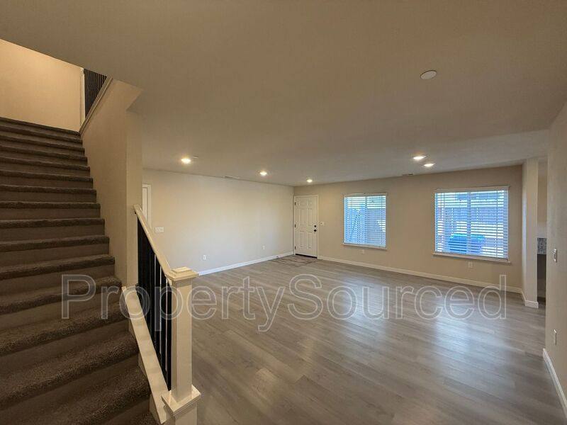 Townhouse for rent at 936 W Alameda St #A, Manteca, CA 95336