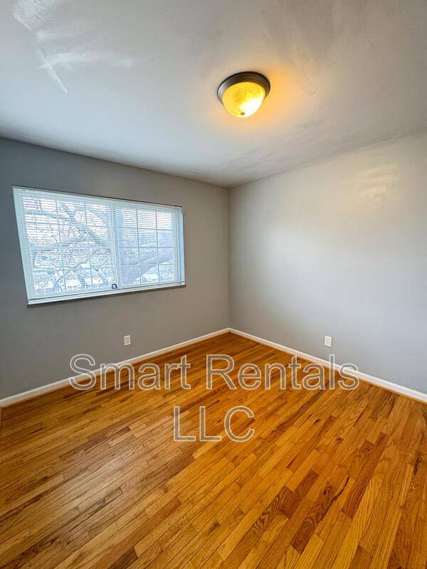 Apartment for rent at 2705 Laclede Station Rd, Saint Louis, MO 63143