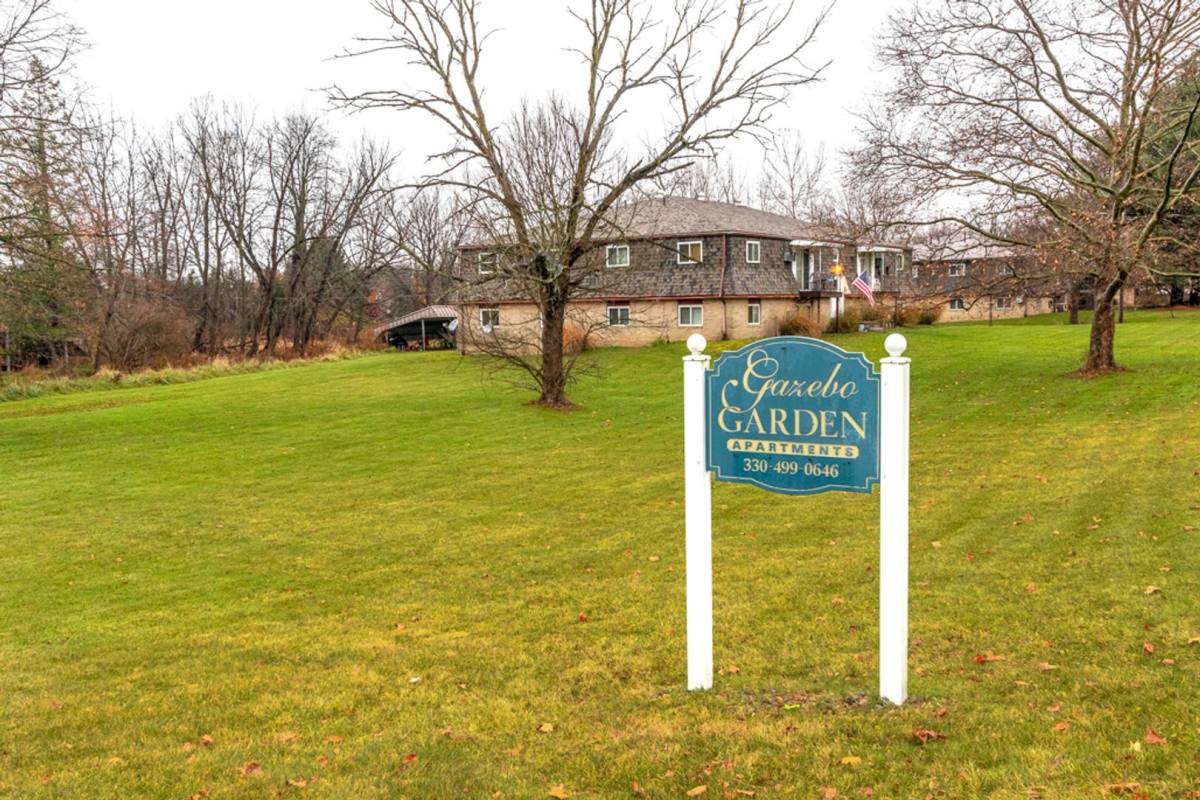Apartment for rent at 835 Constitution Ave, Louisville, OH 44641