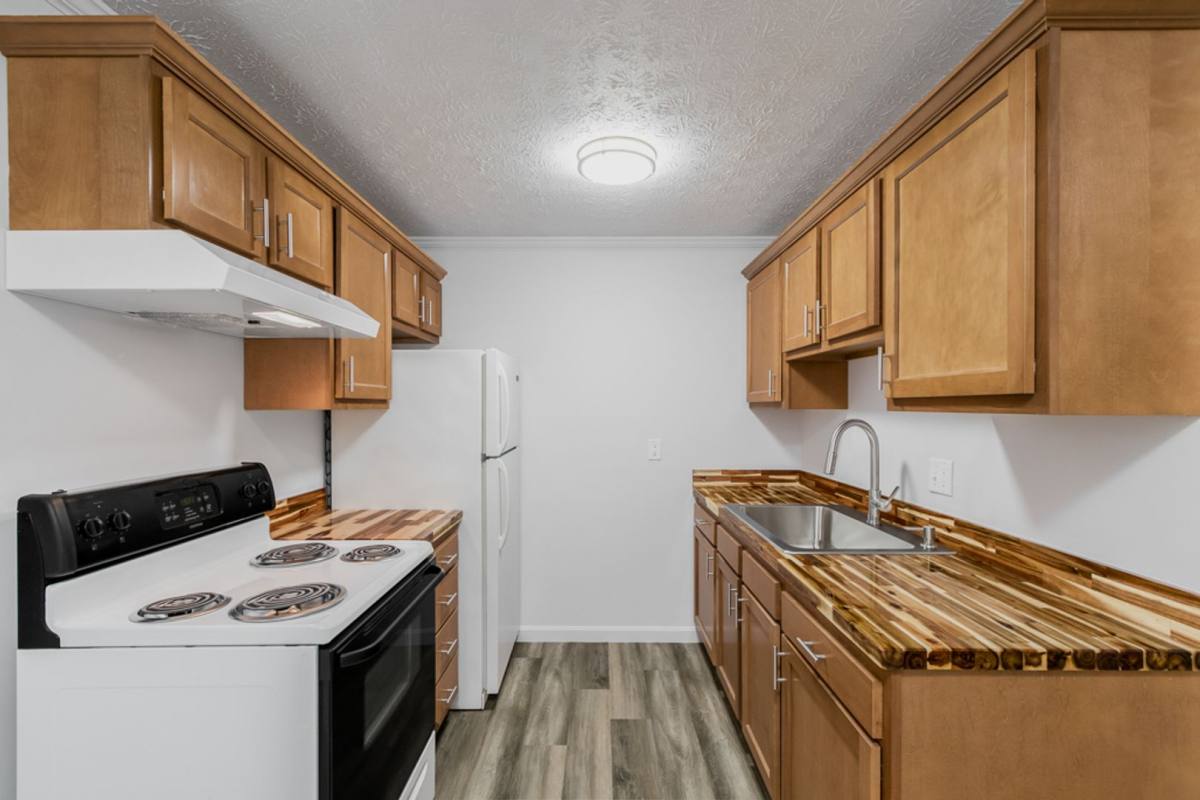 Apartment for rent at 835 Constitution Ave, Louisville, OH 44641