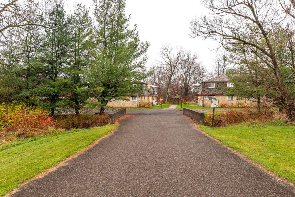 Apartment for rent at 835 Constitution Ave, Louisville, OH 44641