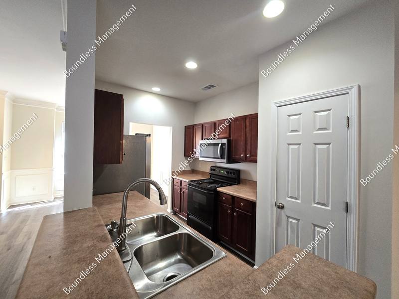 Townhouse for rent at 250 Amal Dr SW #7009, Atlanta, GA 30315