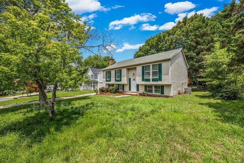 House for rent at 10715 Derry Dr, Charlotte, NC 28262