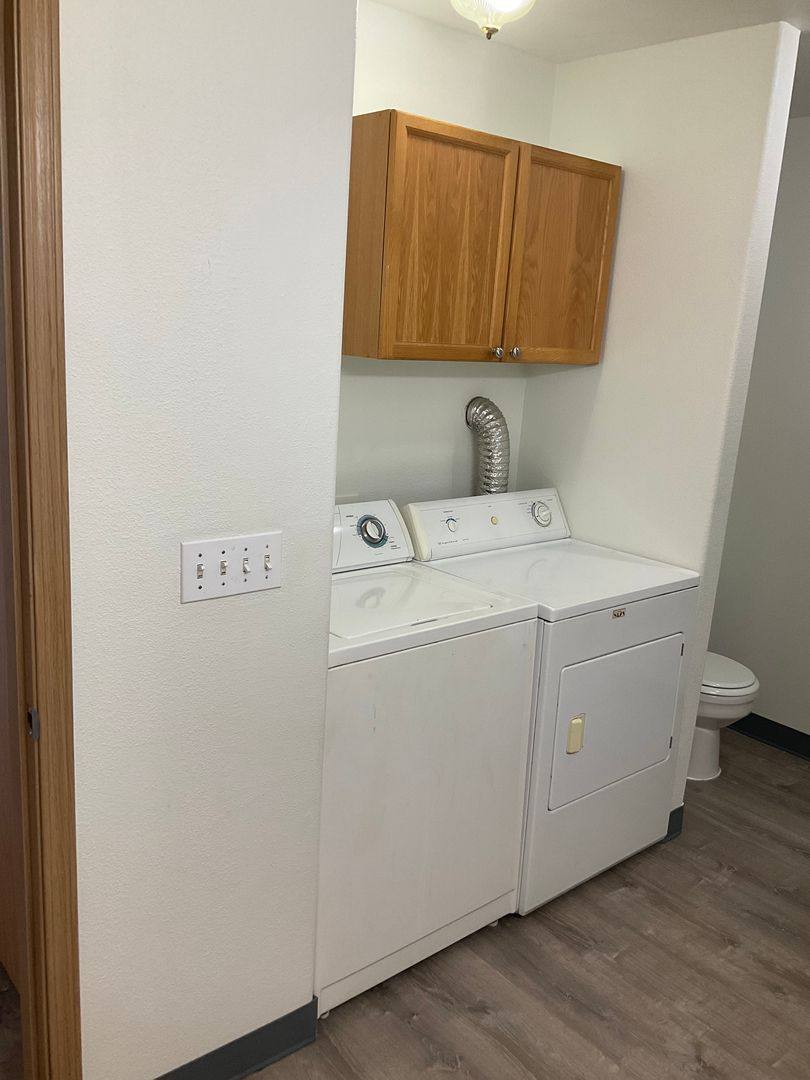 Apartment for rent at 110 & 114 SE, Portland, OR 97233