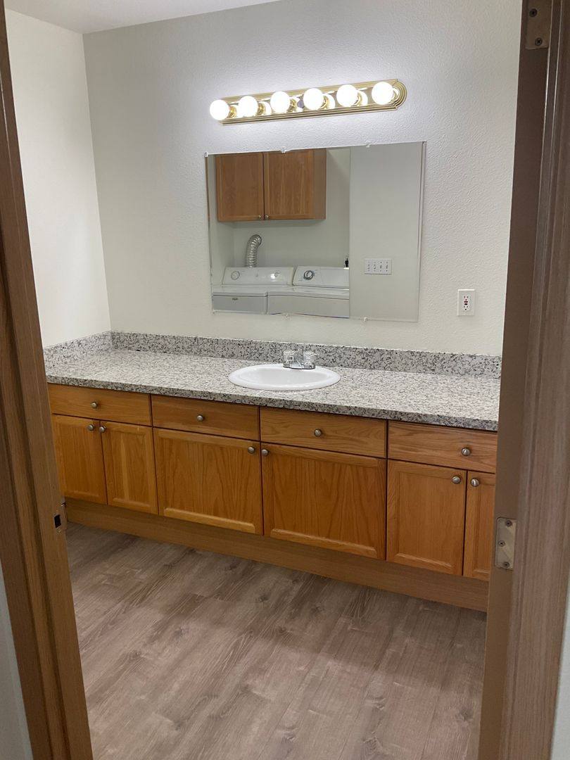 Apartment for rent at 110 & 114 SE, Portland, OR 97233