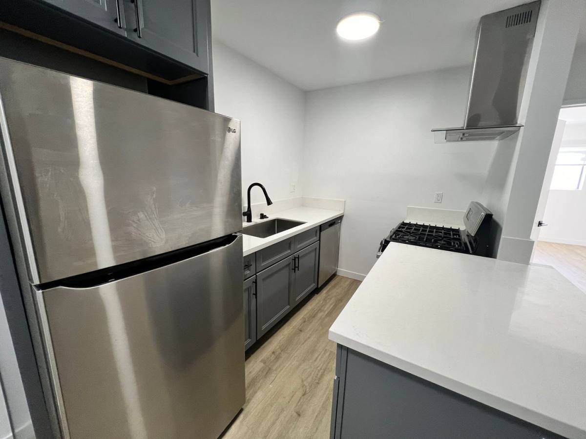 Apartment for rent at 435 N Euclid Ave, Pasadena, CA 91101
