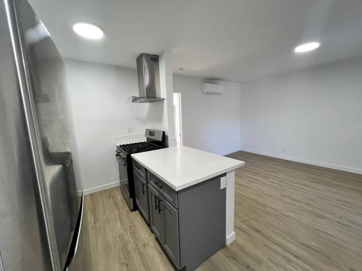 Apartment for rent at 435 N Euclid Ave, Pasadena, CA 91101