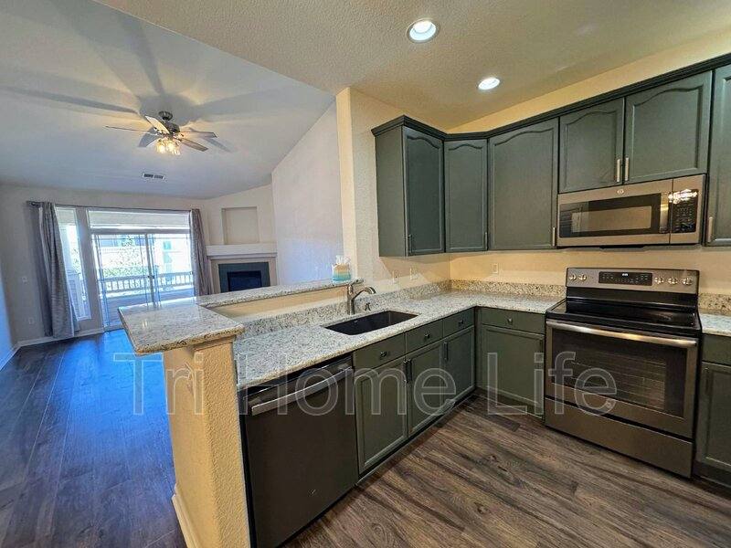 Condo for rent at 9557 W San Juan Circle #305, Littleton, CO 80128