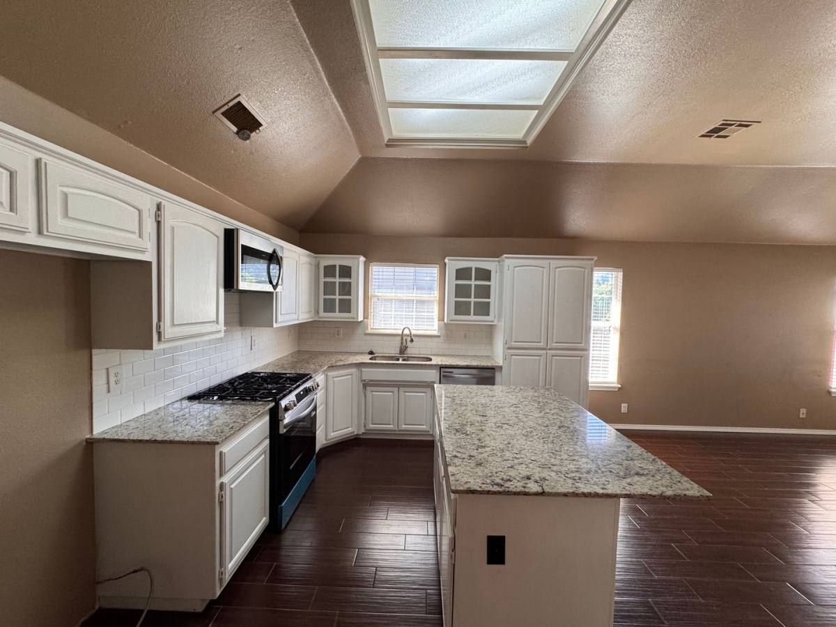 House for rent at 9028 E 99th St S, Tulsa, OK 74133