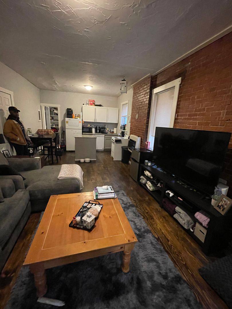 Apartment for rent at 225 S Millvale Ave, Pittsburgh, PA 15224