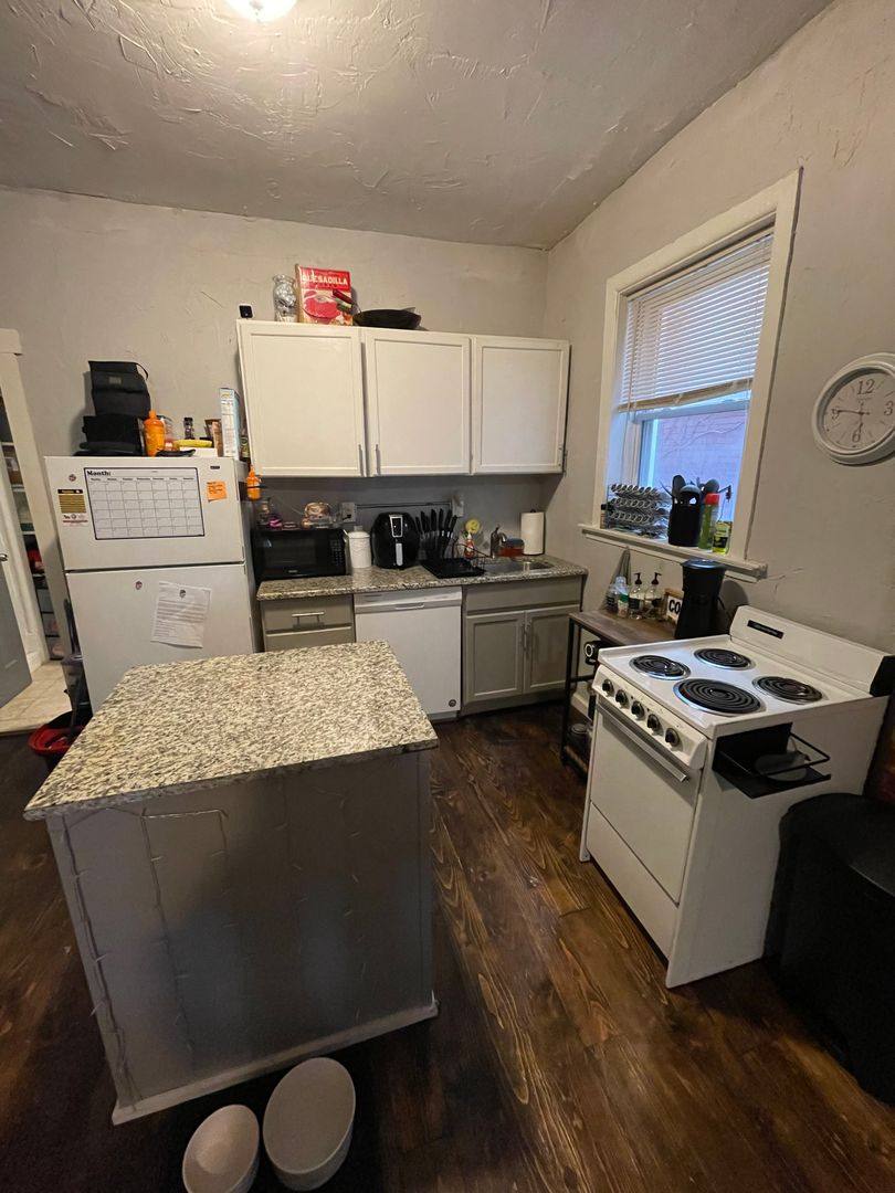 Apartment for rent at 225 S Millvale Ave, Pittsburgh, PA 15224
