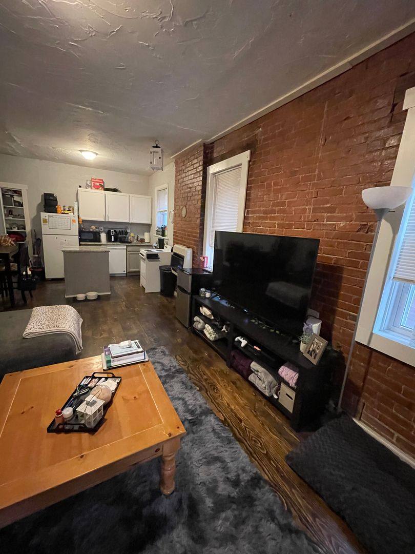 Apartment for rent at 225 S Millvale Ave, Pittsburgh, PA 15224