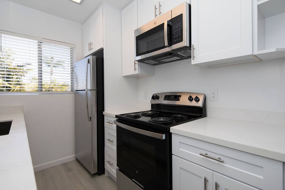 Apartment for rent at 2660-2674 Hornblend St, San Diego, CA 92109