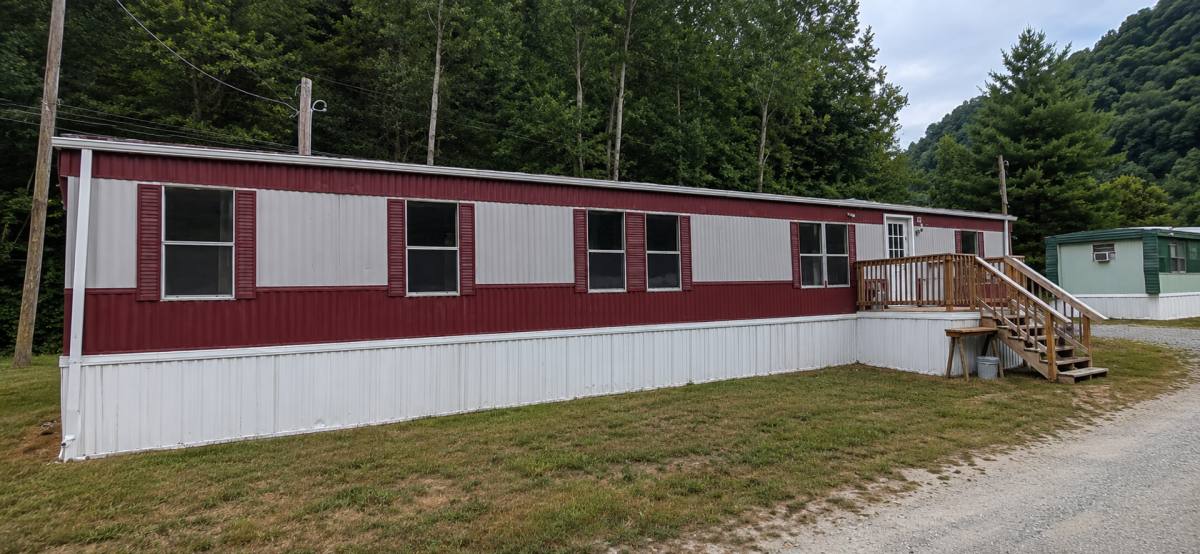 Apartment for rent at 177 Cannelton Trailer Park, Cannelton, WV 25036
