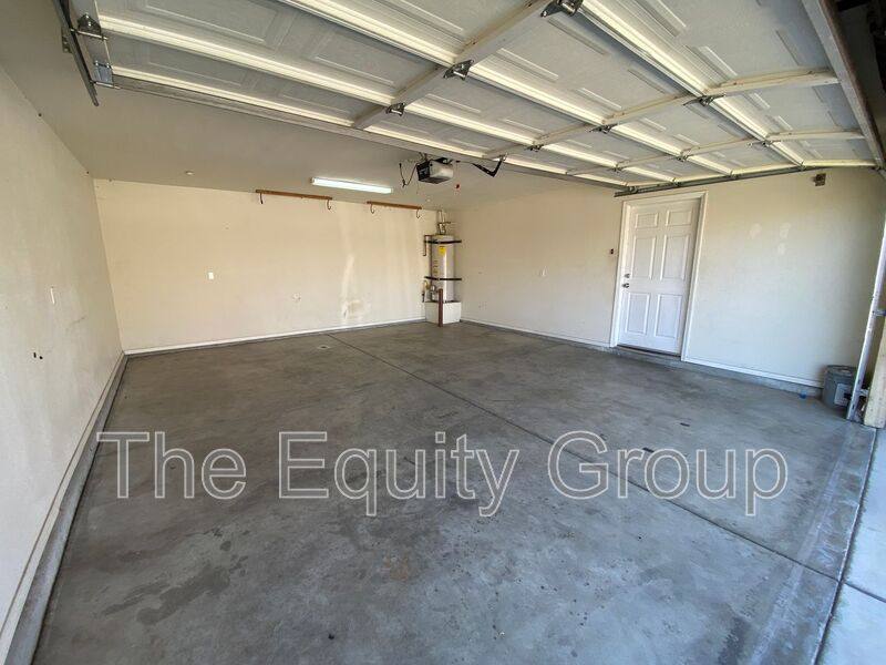 Apartment for rent at 2109 Bella Oaks Dr, Tulare, CA 93274