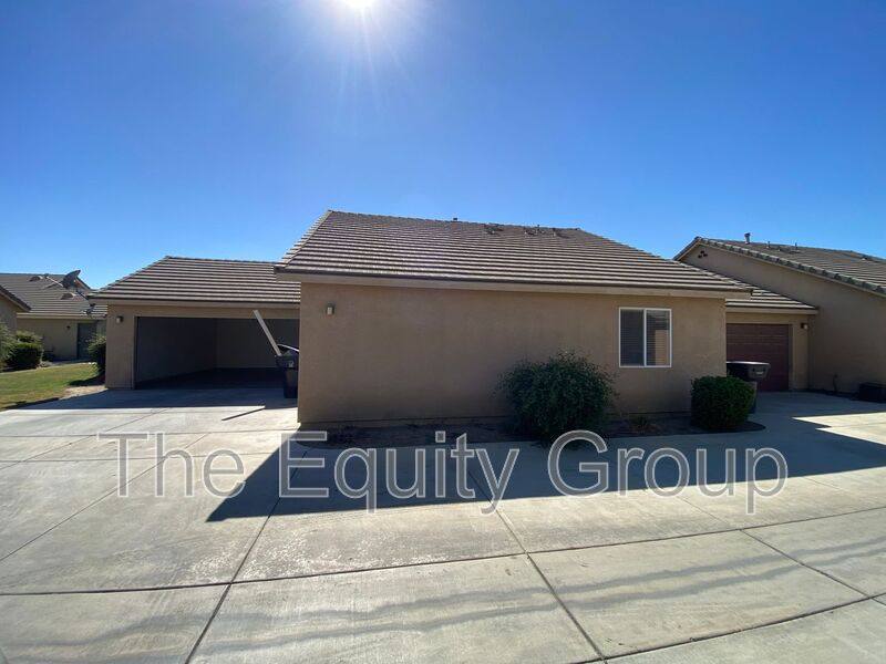 Apartment for rent at 2109 Bella Oaks Dr, Tulare, CA 93274