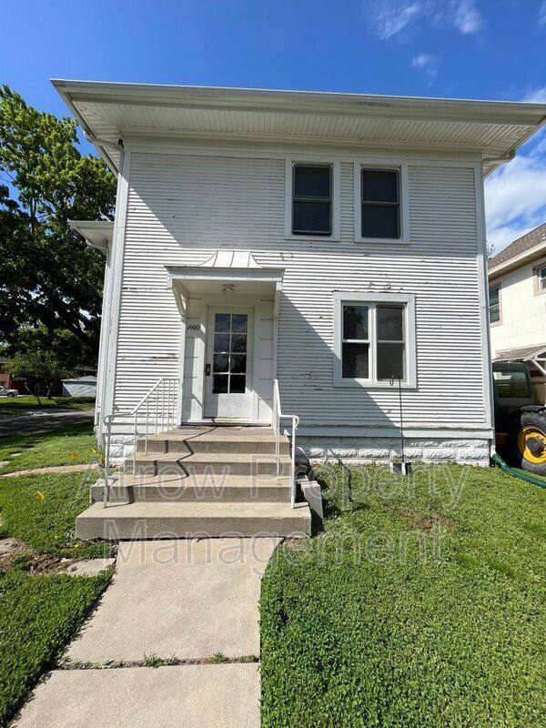 Apartment for rent at 1400 Garfield- B, Lincoln, NE 68502