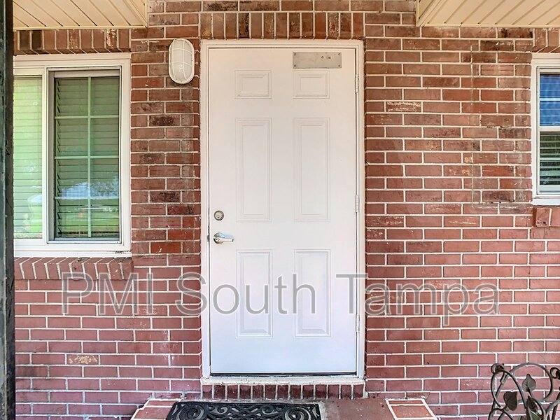 House for rent at 9960 US-Highway 98, Dade City, FL 33525
