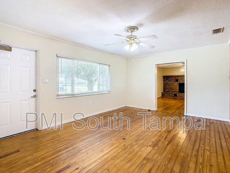 House for rent at 9960 US-Highway 98, Dade City, FL 33525