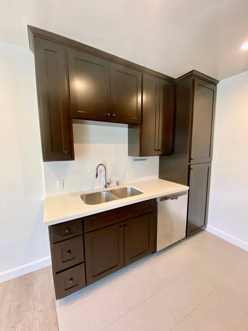 Apartment for rent at 1447 Harvard St, Santa Monica, CA 90404