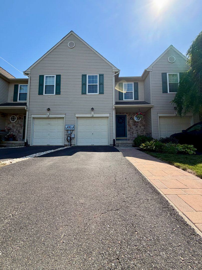 Townhouse for rent at 176 Strawberry Lane, Perkasie, PA 18944