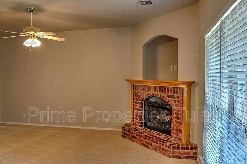House for rent at 10218 E 111th Place S, Bixby, OK 74008