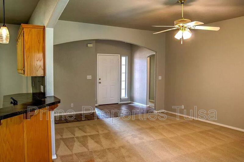 House for rent at 10218 E 111th Place S, Bixby, OK 74008