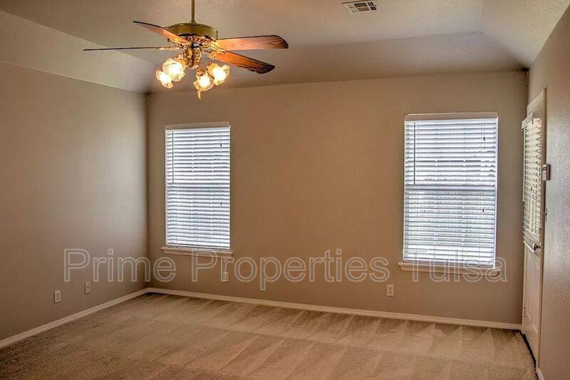 House for rent at 10218 E 111th Place S, Bixby, OK 74008