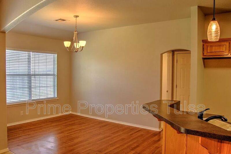 House for rent at 10218 E 111th Place S, Bixby, OK 74008