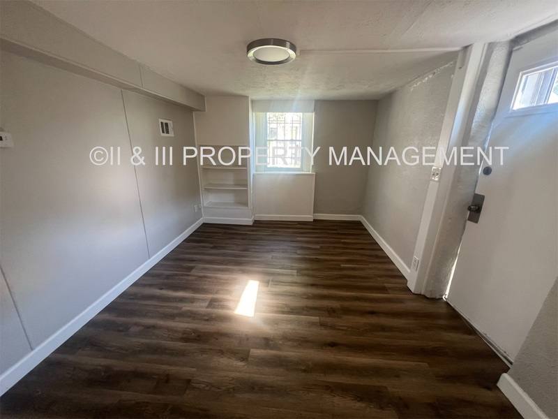 House for rent at 215-217 W 37th St #213G, Kansas City, MO 64111