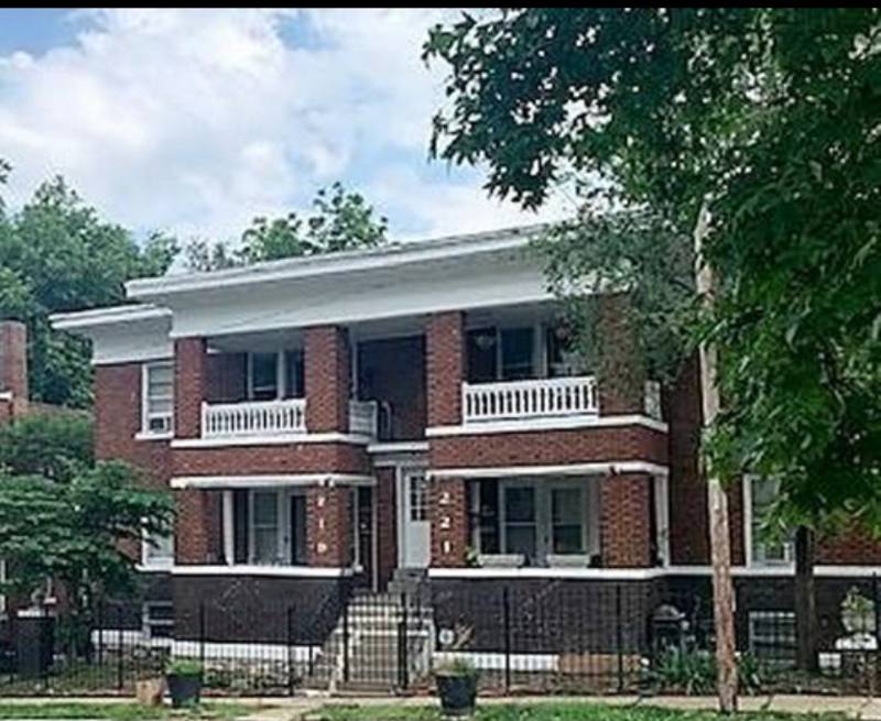 House for rent at 215-217 W 37th St #213G, Kansas City, MO 64111