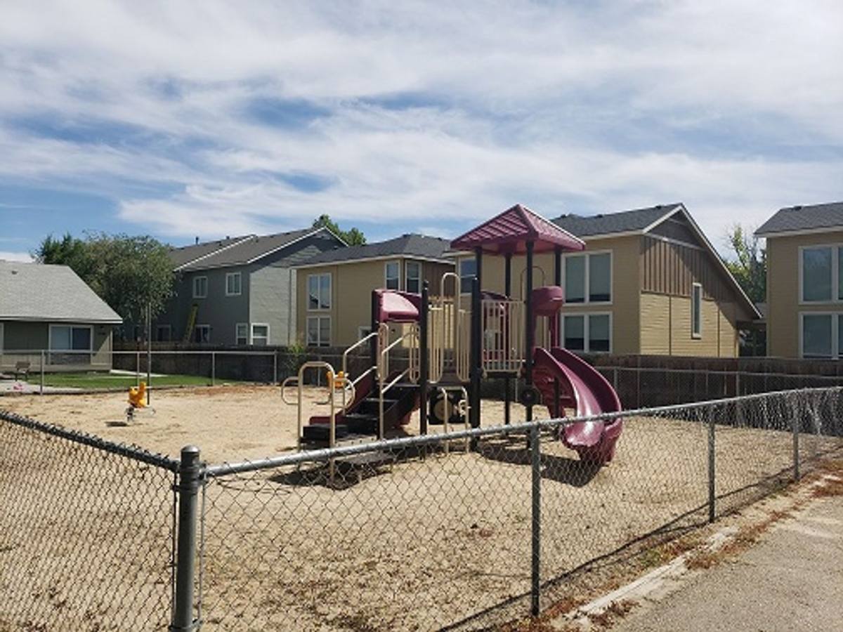 Townhouse for rent at 2041 5th St N, Nampa, ID 83687