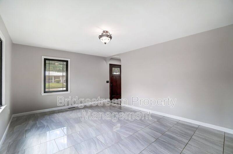 House for rent at 4354 Meadowcroft Rd, Dayton, OH 45429