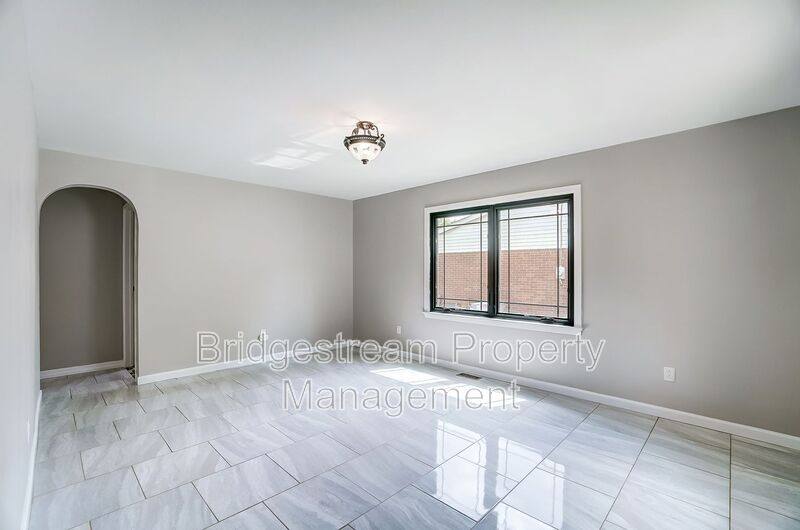House for rent at 4354 Meadowcroft Rd, Dayton, OH 45429