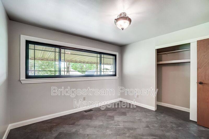 House for rent at 4354 Meadowcroft Rd, Dayton, OH 45429