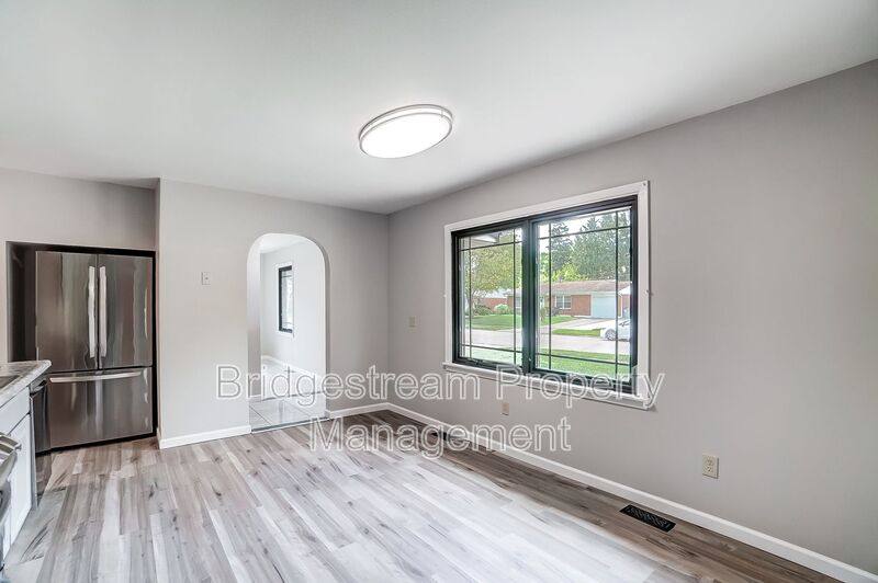 House for rent at 4354 Meadowcroft Rd, Dayton, OH 45429