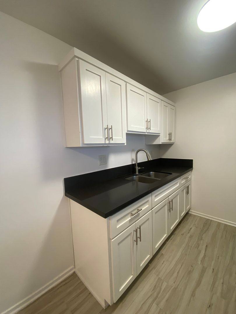 Apartment for rent at 1019-1027 Cedar Ave, Long Beach, CA 90813