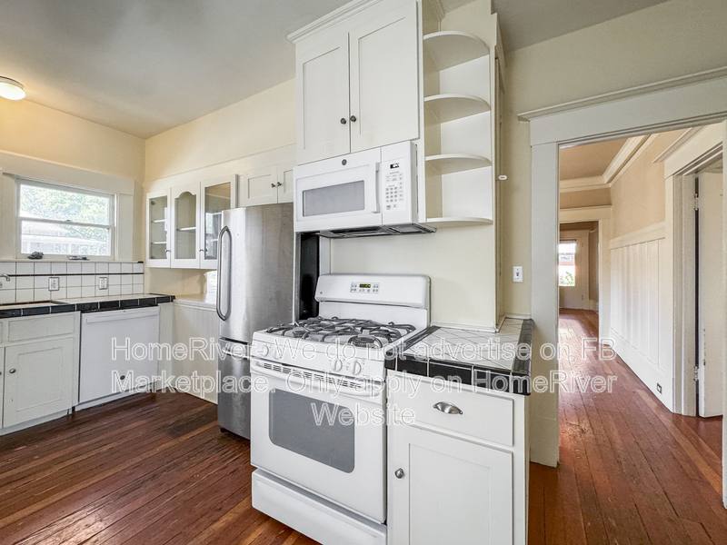 House for rent at 2800 F St, Sacramento, CA 95816