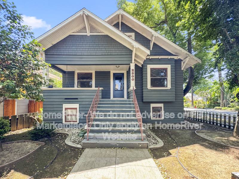 House for rent at 2800 F St, Sacramento, CA 95816