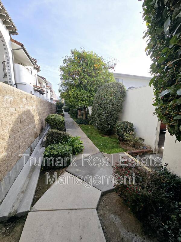 Apartment for rent at 1346 N Columbus Ave #3, Glendale, CA 91202