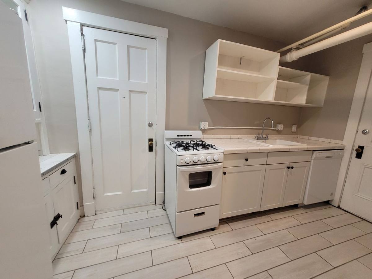 Apartment for rent at 1534 Woodland Ave, Des Moines, IA 50309