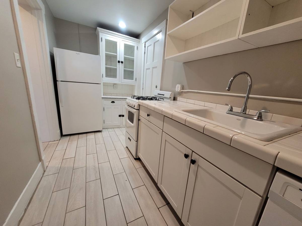 Apartment for rent at 1534 Woodland Ave, Des Moines, IA 50309