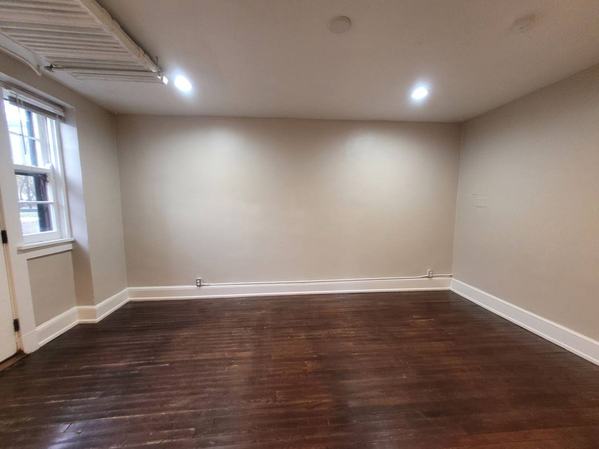 Apartment for rent at 1534 Woodland Ave, Des Moines, IA 50309